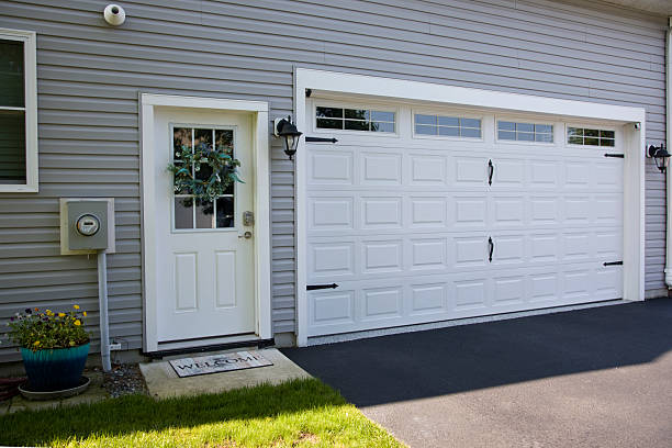 24/7 Emergency Garage Door Panel Replacement experts in Etowah, TN
